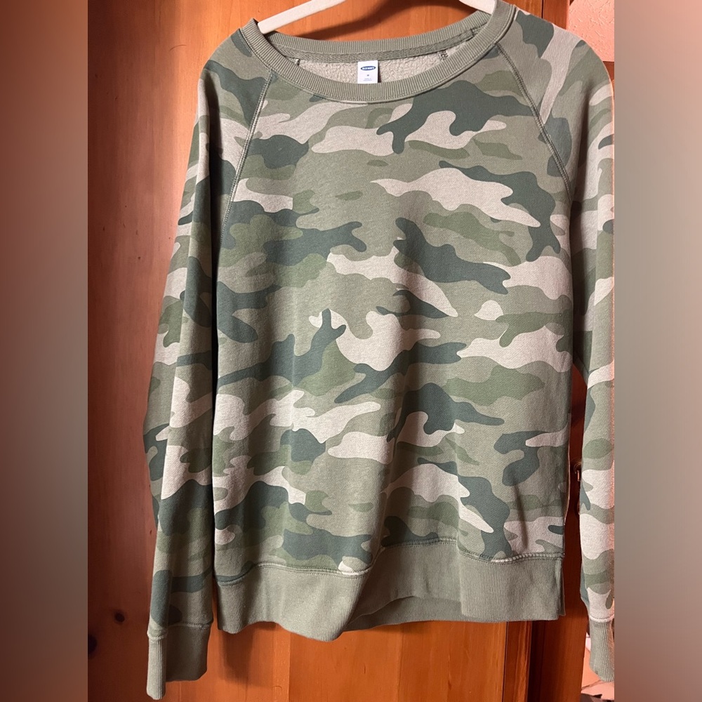 Ladies Old Navy camouflage sweatshirt.